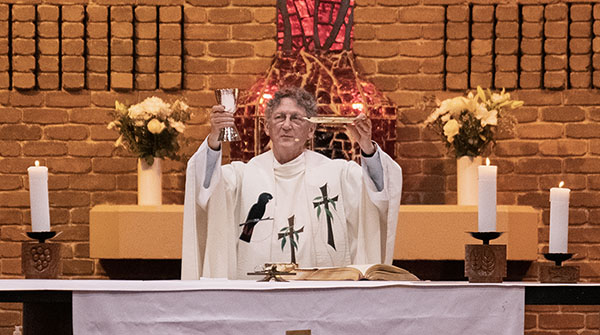 Holy Communion Eucharist 